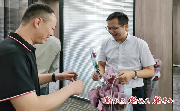 合生雅居全屋定制營銷中心喬遷新址_新起點(diǎn) 新挑戰(zhàn) 新革命