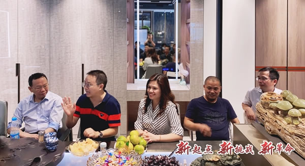 合生雅居全屋定制營銷中心喬遷新址_新起點(diǎn) 新挑戰(zhàn) 新革命