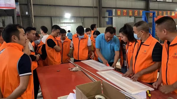精準賦能提升戰(zhàn)斗力，梵尼亞2021年新商培訓會順利召開