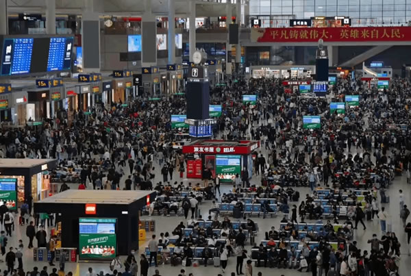 頂固全屋定制高鐵廣告重磅上線，助力世界健康守護(hù)日
