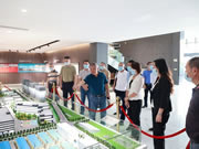 臺山市政協(xié)調研組一行蒞臨迪歐家具集團參觀考察