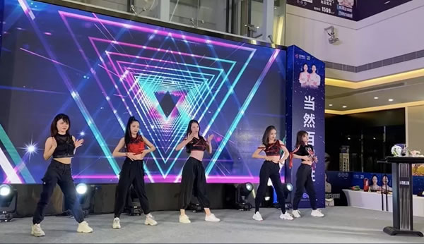 奧運(yùn)冠軍組團(tuán)邀您游三亞，“水漆定制柜 當(dāng)然百得勝環(huán)保定制柜”活動(dòng)花式禮獻(xiàn)全國(guó)！