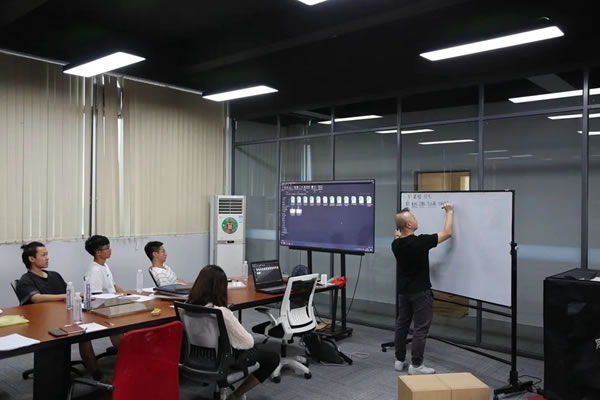廣東科學(xué)技術(shù)職業(yè)學(xué)院與斯米帝全屋定制建立聯(lián)合產(chǎn)業(yè)學(xué)院