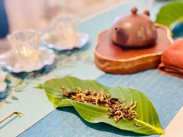 法迪奧不銹鋼藝術(shù)家居肇慶旗艦店VIP客戶茶藝沙龍優(yōu)雅呈現(xiàn)