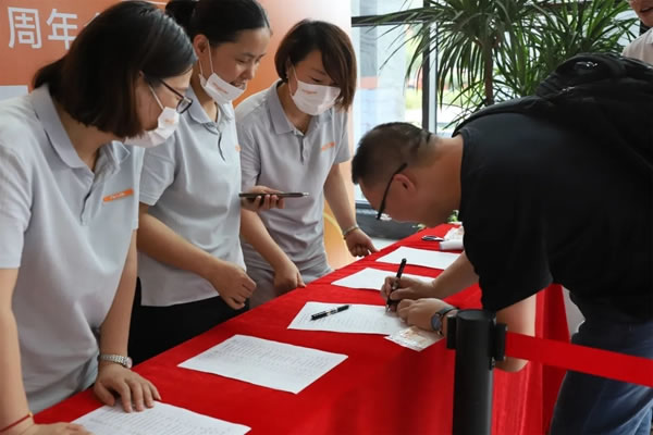 2021法獅龍客廳吊頂上市一周年合作伙伴交流會(huì)圓滿舉行