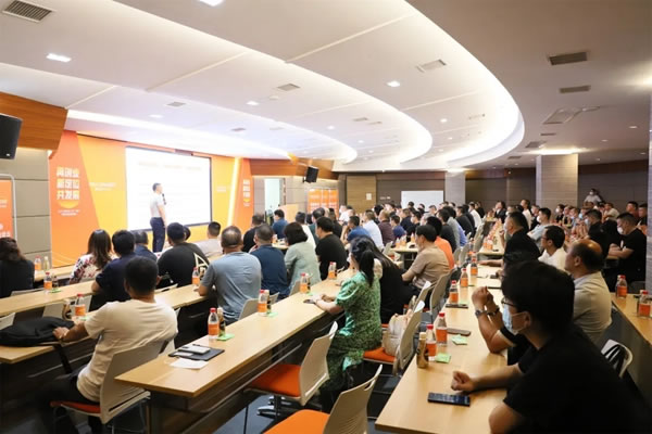 2021法獅龍客廳吊頂上市一周年合作伙伴交流會(huì)圓滿舉行