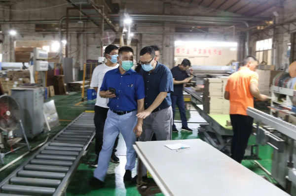 珠江實(shí)業(yè)集團(tuán)考察組蒞臨合生雅居全屋定制總部參觀指導(dǎo)