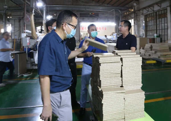 珠江實(shí)業(yè)集團(tuán)考察組蒞臨合生雅居全屋定制總部參觀指導(dǎo)