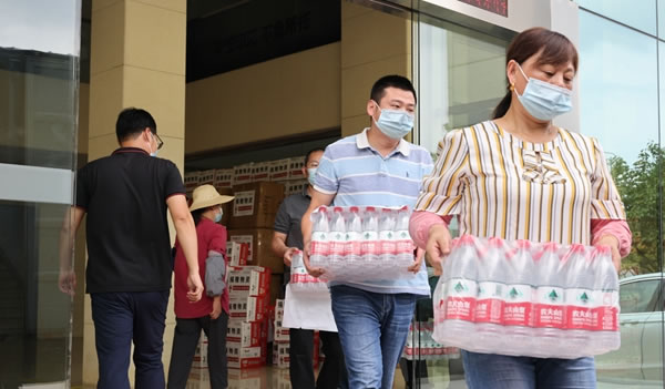 山鳴谷應 共克時艱 | 東方邦太整體家居向一線防疫工作者捐贈防疫物資