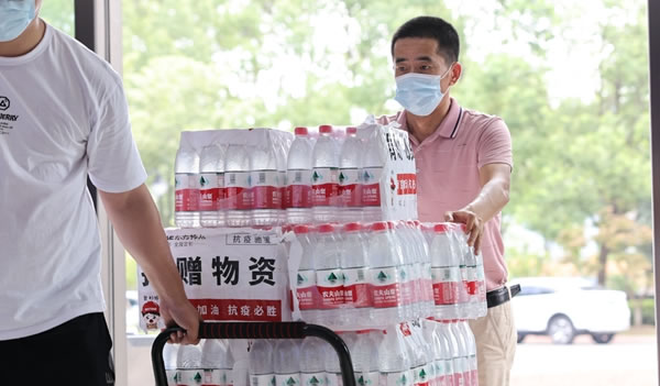 山鳴谷應 共克時艱 | 東方邦太整體家居向一線防疫工作者捐贈防疫物資