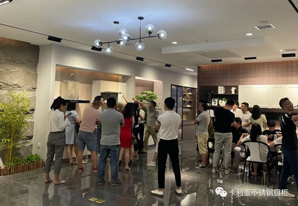 大德峰上整裝設(shè)計(jì)師一行蒞臨長沙CANLiA卡利亞參觀交流！