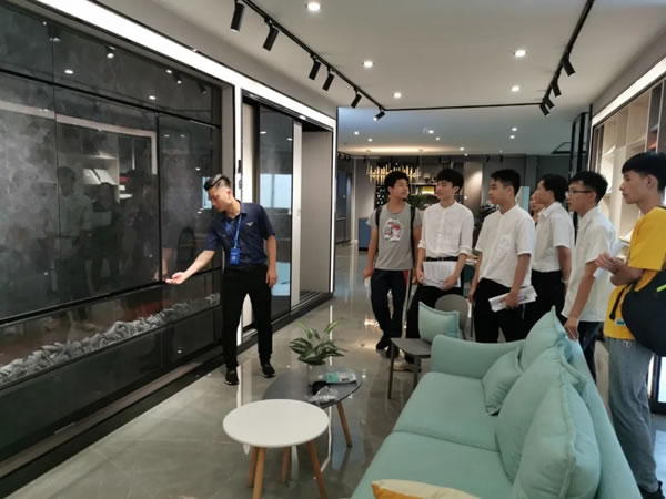 斯米帝全屋定制與江門市新會(huì)技師學(xué)院進(jìn)行深度校企合作
