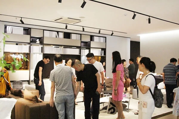 大衛(wèi)當(dāng)?shù)?財(cái)富幾何 | 中至信櫥柜?全屋定制2021極簡(jiǎn)家具新品發(fā)布會(huì)圓滿成功！