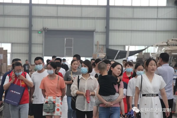 愛瑞德|約“惠”盛夏,一起嗨購-6.27“超級工廠購”嗨爆全場，完美收官！
