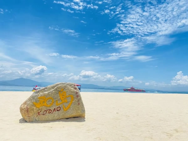 這個(gè)夏天，法獅龍客廳吊頂1725位家人在三亞！