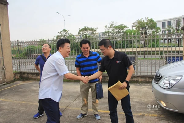 省科技型中小企業(yè)技術(shù)創(chuàng)新中心領(lǐng)導(dǎo)蒞臨《老木匠木業(yè)有限公司》實(shí)地評(píng)審省科技項(xiàng)目