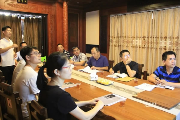 省科技型中小企業(yè)技術(shù)創(chuàng)新中心領(lǐng)導(dǎo)蒞臨《老木匠木業(yè)有限公司》實(shí)地評(píng)審省科技項(xiàng)目