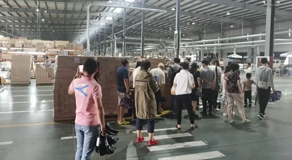 兔寶寶全屋定制工廠行 讓消費(fèi)者省錢省心更放心