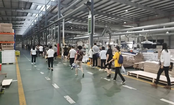 兔寶寶全屋定制工廠行 讓消費(fèi)者省錢省心更放心