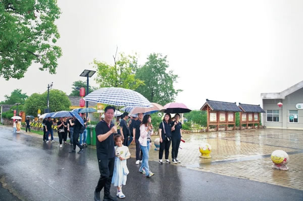 客來(lái)福全屋定制黨支部開(kāi)展端午黨建活動(dòng)