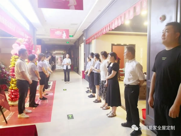 佰麗愛家全屋定制丨開業(yè)幫扶活動，現(xiàn)場簽單火爆，燃爆徐州！