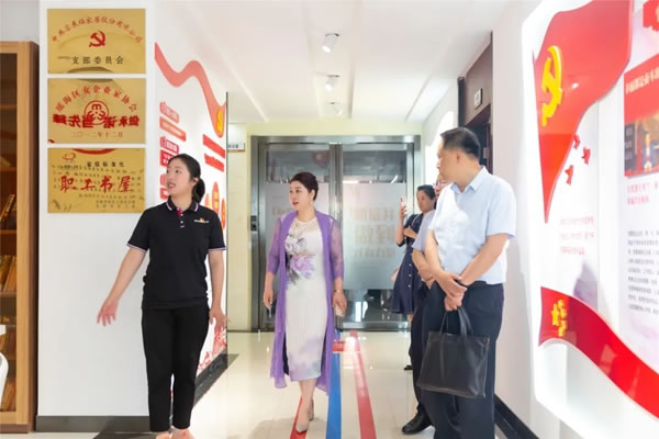 合肥市工商聯(lián)領(lǐng)導(dǎo)走訪調(diào)研客來福家居黨建工作