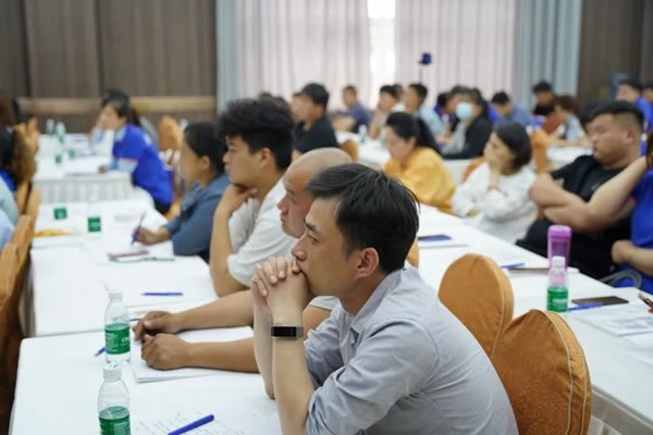 簡一全屋定制2021極簡新品發(fā)布會暨經(jīng)銷商培訓(xùn)會