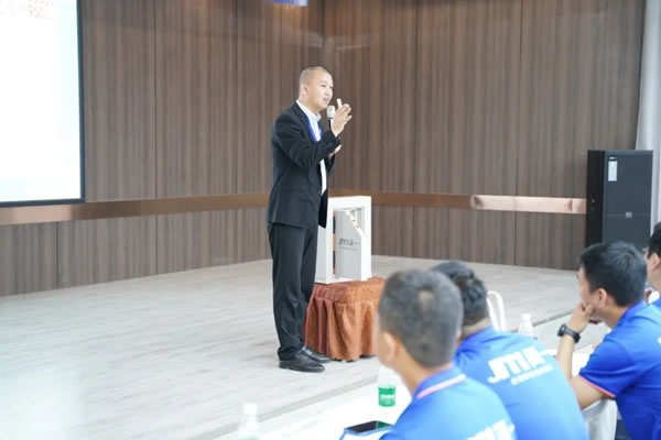 簡一全屋定制2021極簡新品發(fā)布會暨經(jīng)銷商培訓(xùn)會