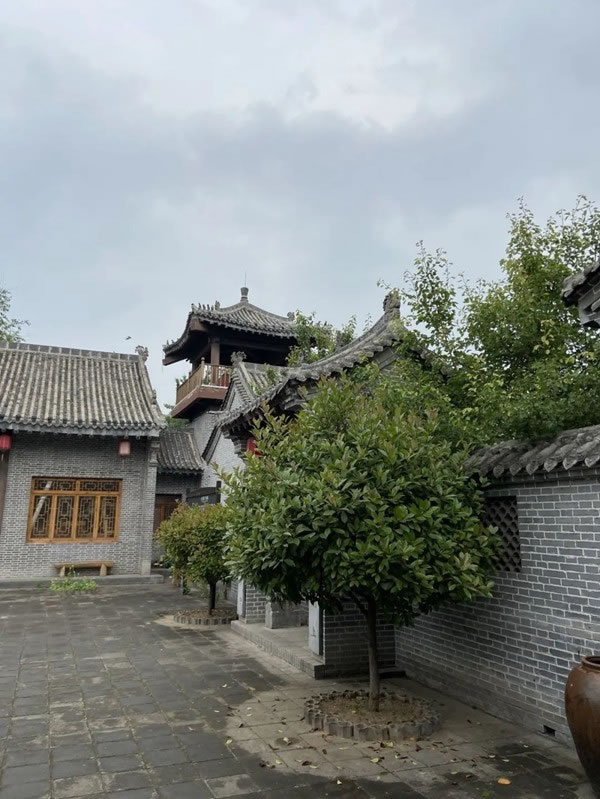 平凹國(guó)際家居 | 青春有夢(mèng)，不負(fù)時(shí)光，共賞湖光山色！