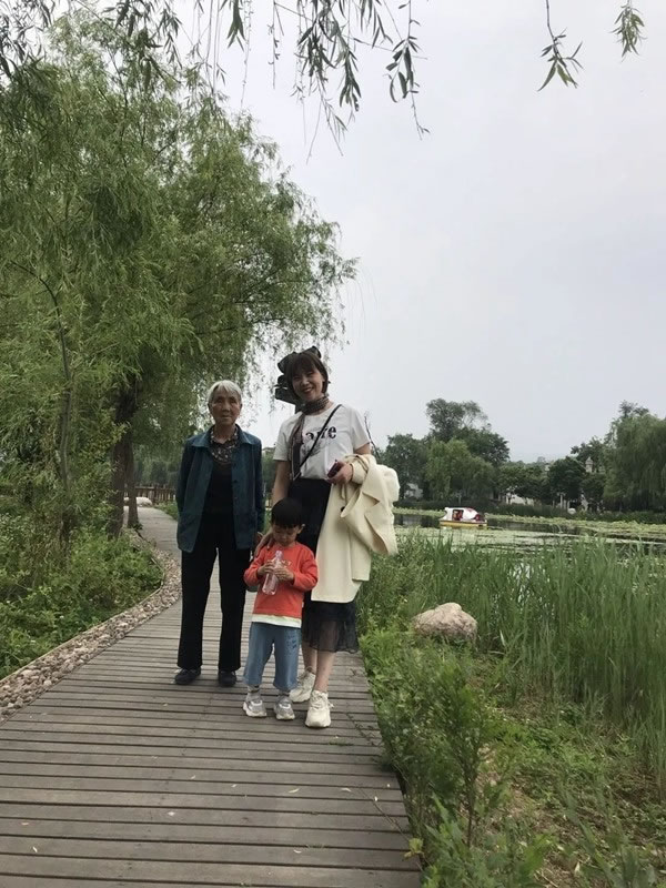 平凹國(guó)際家居 | 青春有夢(mèng)，不負(fù)時(shí)光，共賞湖光山色！