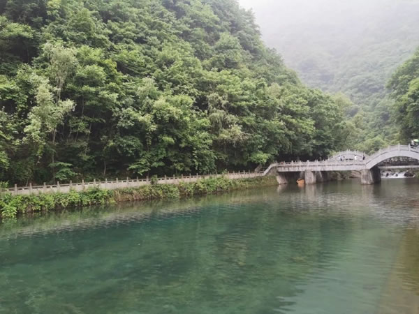 平凹國(guó)際家居 | 青春有夢(mèng)，不負(fù)時(shí)光，共賞湖光山色！