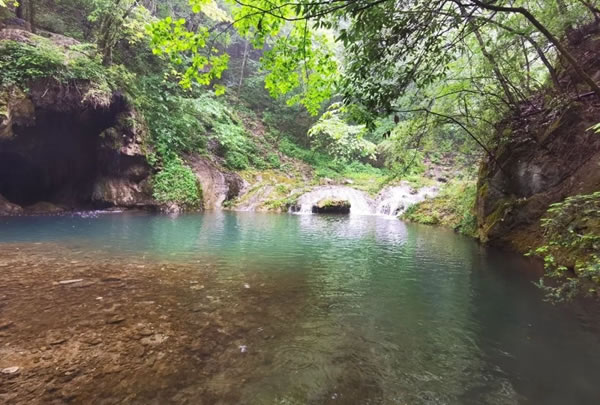 平凹國(guó)際家居 | 青春有夢(mèng)，不負(fù)時(shí)光，共賞湖光山色！