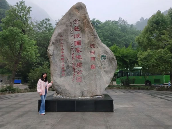 平凹國(guó)際家居 | 青春有夢(mèng)，不負(fù)時(shí)光，共賞湖光山色！