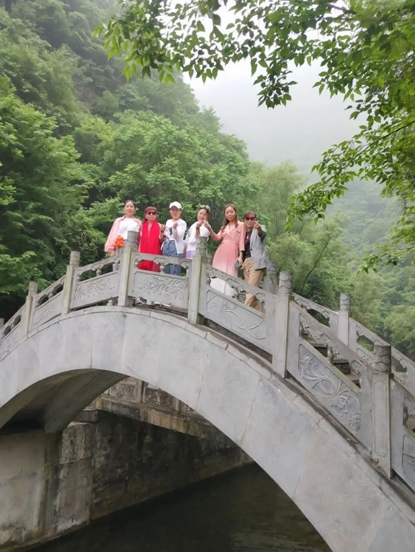 平凹國(guó)際家居 | 青春有夢(mèng)，不負(fù)時(shí)光，共賞湖光山色！