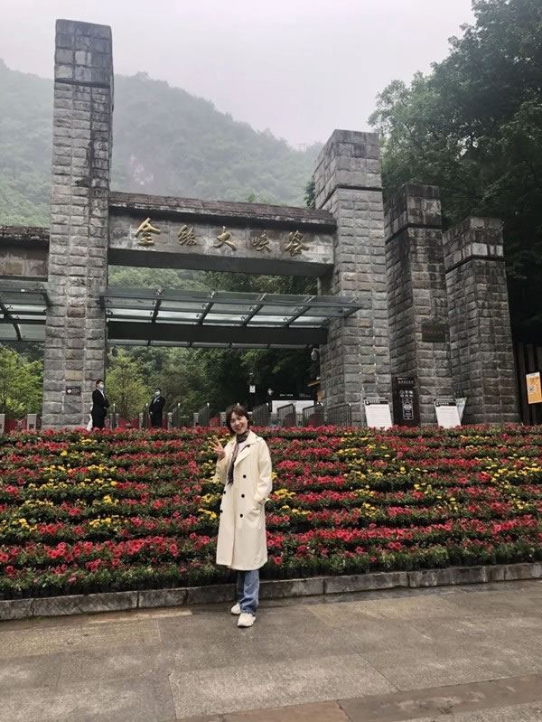 平凹國(guó)際家居 | 青春有夢(mèng)，不負(fù)時(shí)光，共賞湖光山色！