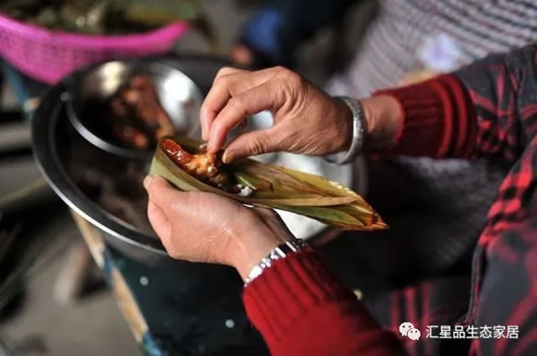 匯星品全屋一體新生態(tài)定制|感恩不等待 讓愛在衣柜中綻放