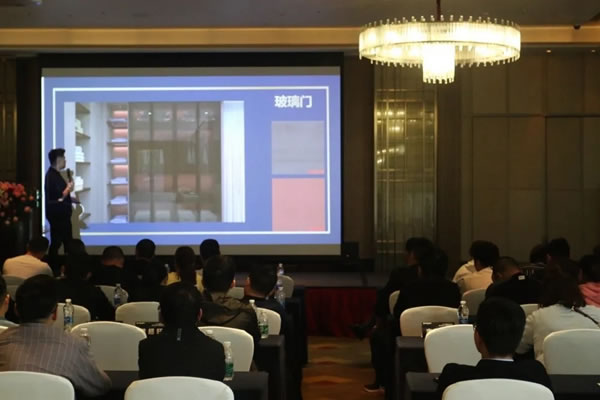 鼎配全屋定制2021年春季新品發(fā)布會(huì)圓滿(mǎn)落幕！
