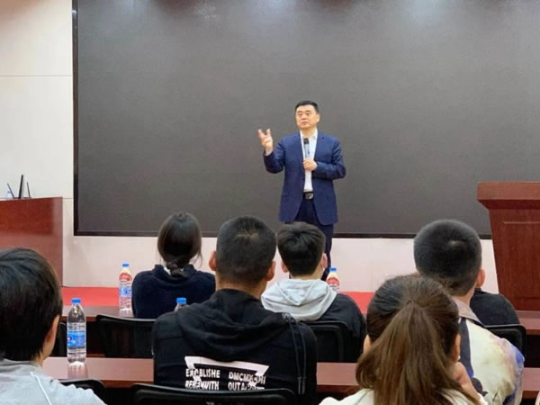 愛就愛全屋定制：愛就愛全屋定制商學院第七季終端店面設(shè)計師培訓順利開課！