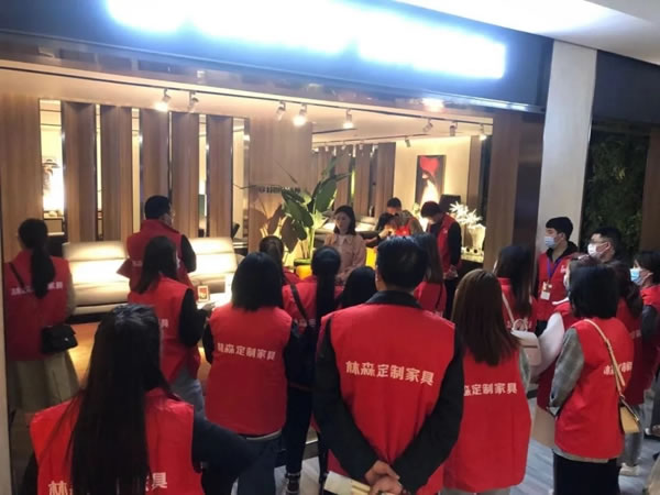 陽(yáng)光林森全屋定制2102期設(shè)計(jì)師培訓(xùn)班圓滿結(jié)業(yè)