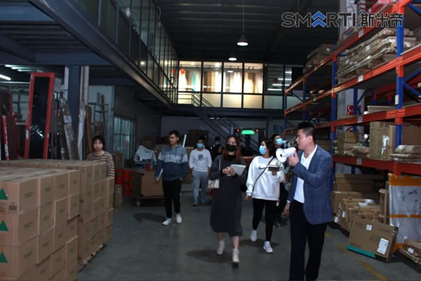 斯米帝專賣店團(tuán)隊(duì)回總部參觀交流