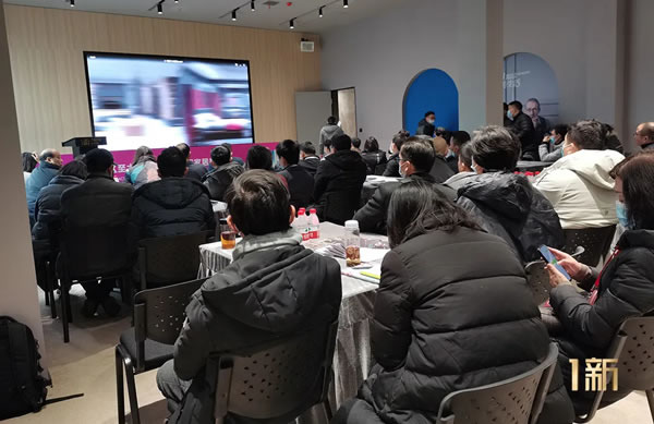 在路上，在1新衣柜廚柜，遇見(jiàn)更好的將來(lái)