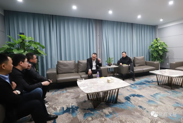 三維家創(chuàng)始人兼CEO蔡志森蒞臨易高家居參觀交流