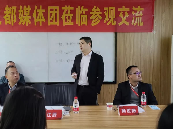 人民網(wǎng)、環(huán)球網(wǎng)等媒體來訪勞卡全屋定制，了解全球定制之都優(yōu)秀品牌的魅力