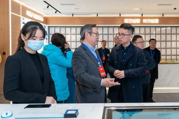 重慶市巴南區(qū)、南岸區(qū)政協(xié)領(lǐng)導一行分別蒞臨瑪格全屋定制開展考察工作！