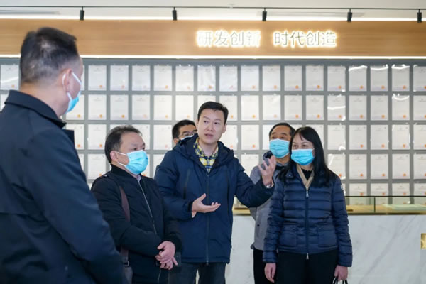 重慶市巴南區(qū)、南岸區(qū)政協(xié)領(lǐng)導一行分別蒞臨瑪格全屋定制開展考察工作！