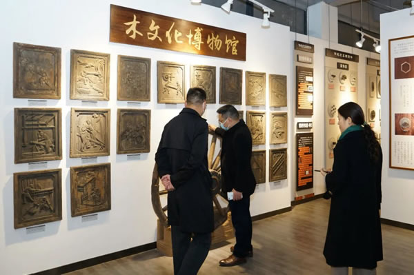 重慶市巴南區(qū)、南岸區(qū)政協(xié)領(lǐng)導一行分別蒞臨瑪格全屋定制開展考察工作！