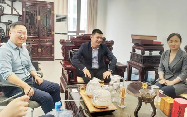 全國工商聯(lián)執(zhí)行秘書長李國華一行蒞臨箭牌家居定制，助力未來新發(fā)展！