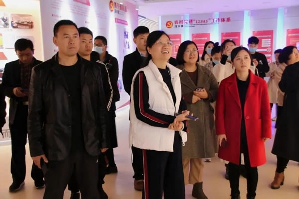 千山板材受邀出席臨沂市新媒體行業(yè)黨委黨性教育暨美麗鄉(xiāng)村平邑行活動