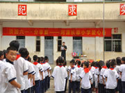 頂固“書送”河源長翠小學 圓留守兒童夢想