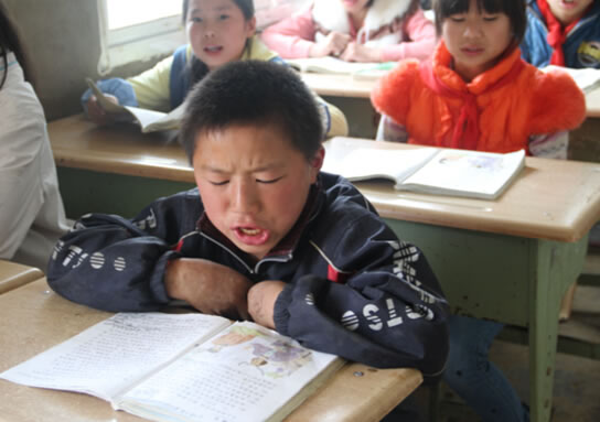“書送夢想·為愛啟程” 頂固為鎮(zhèn)雄希望小學(xué)捐書